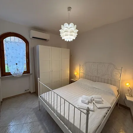 Comfy Peschiera Apartment Peschiera del Garda